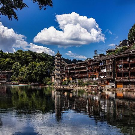 Dream In Fenghuang Appartement Buitenkant foto